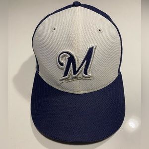 Milwaukee Brewers size 7 1/8 fitted new era cap